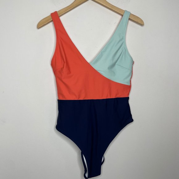 CUPSHE Color Block V-Neck One Piece Swimsuit Bathing Suit NWT Size M - Picture 9 of 9